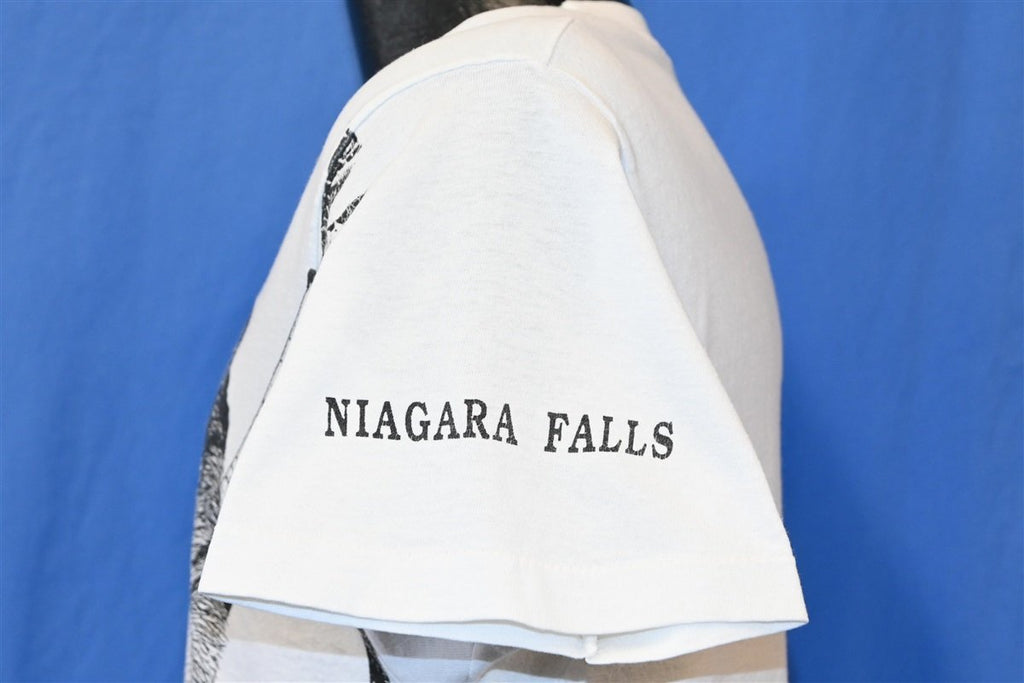 90s Niagara Falls Wolf Wildlife Tourist t-shirt Medium product image 3