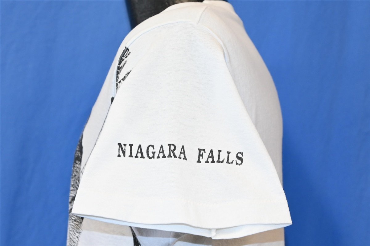 90s Niagara Falls Wolf Wildlife Tourist t-shirt Medium product image 3